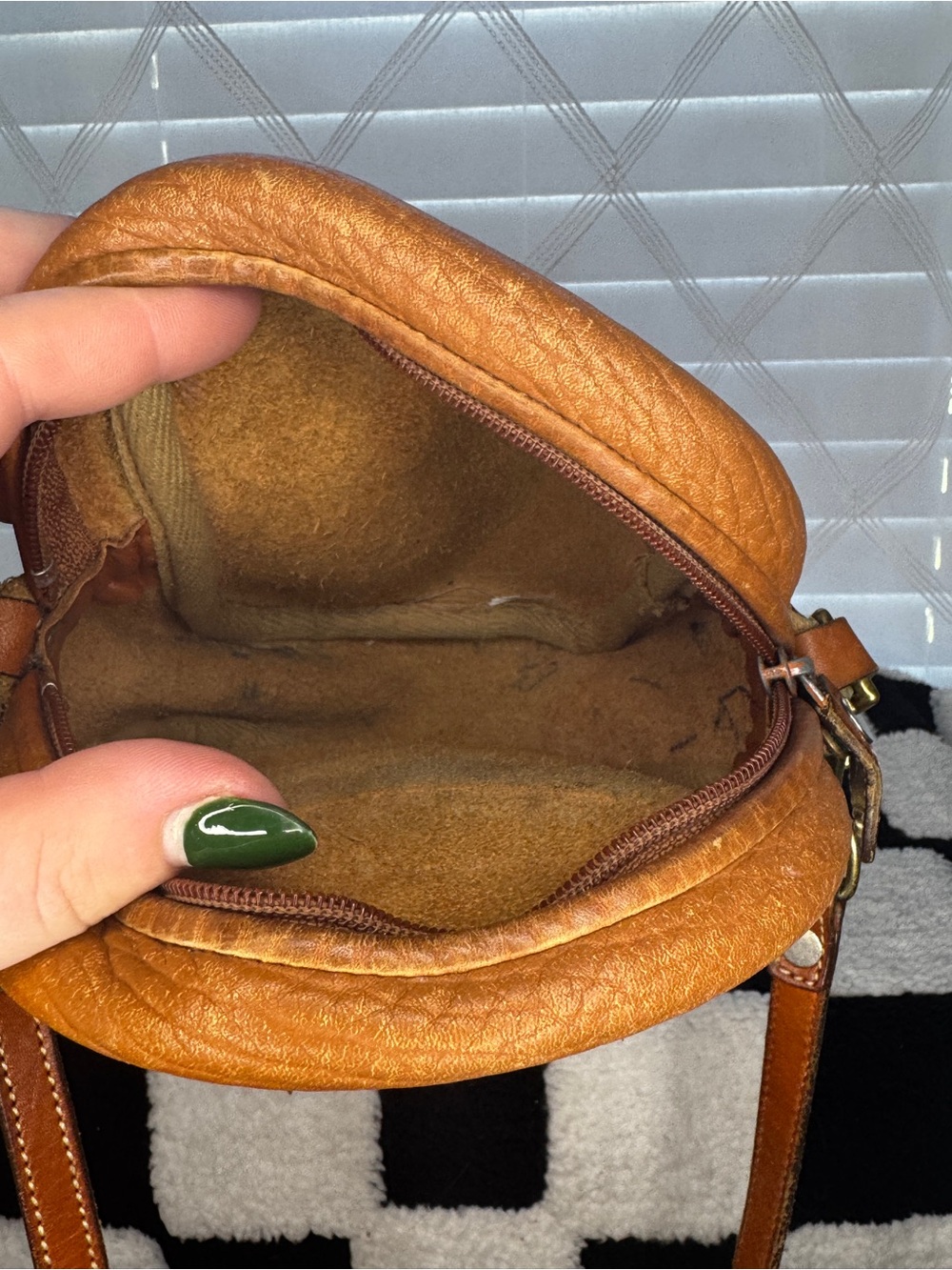 Vintage Dooney & Bourke Mini Explorer Camera Bag British Tan - Picture 7 of 8